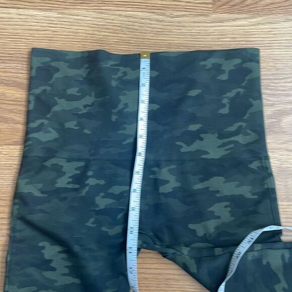 Spanx Look At Me Now Camo Green Leggings Size XL NWOT - Picture 9 of 13